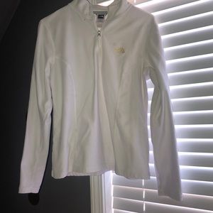 north face pullover!